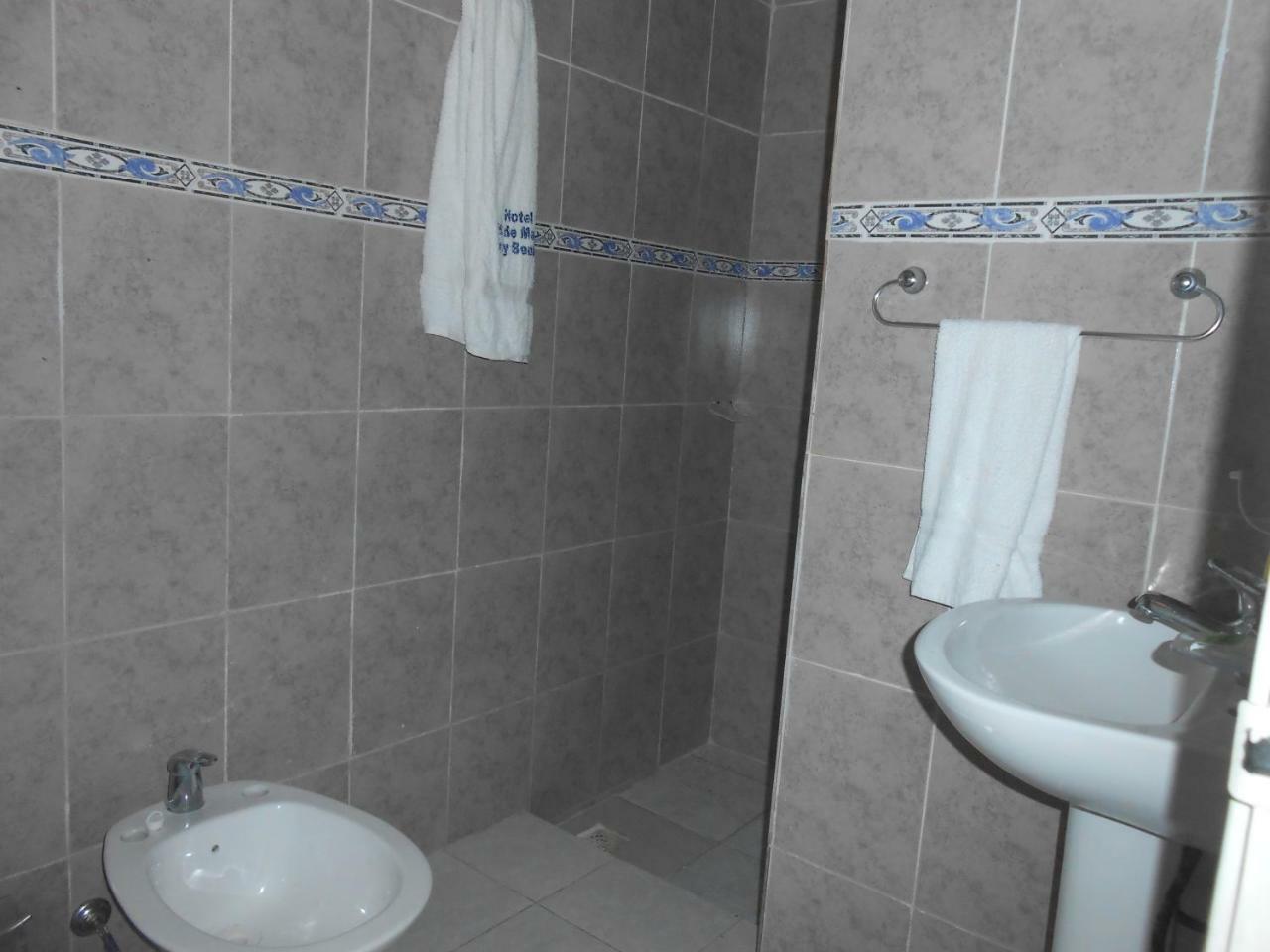 Hotel 25 De Mayo Fray Bentos Bagian luar foto