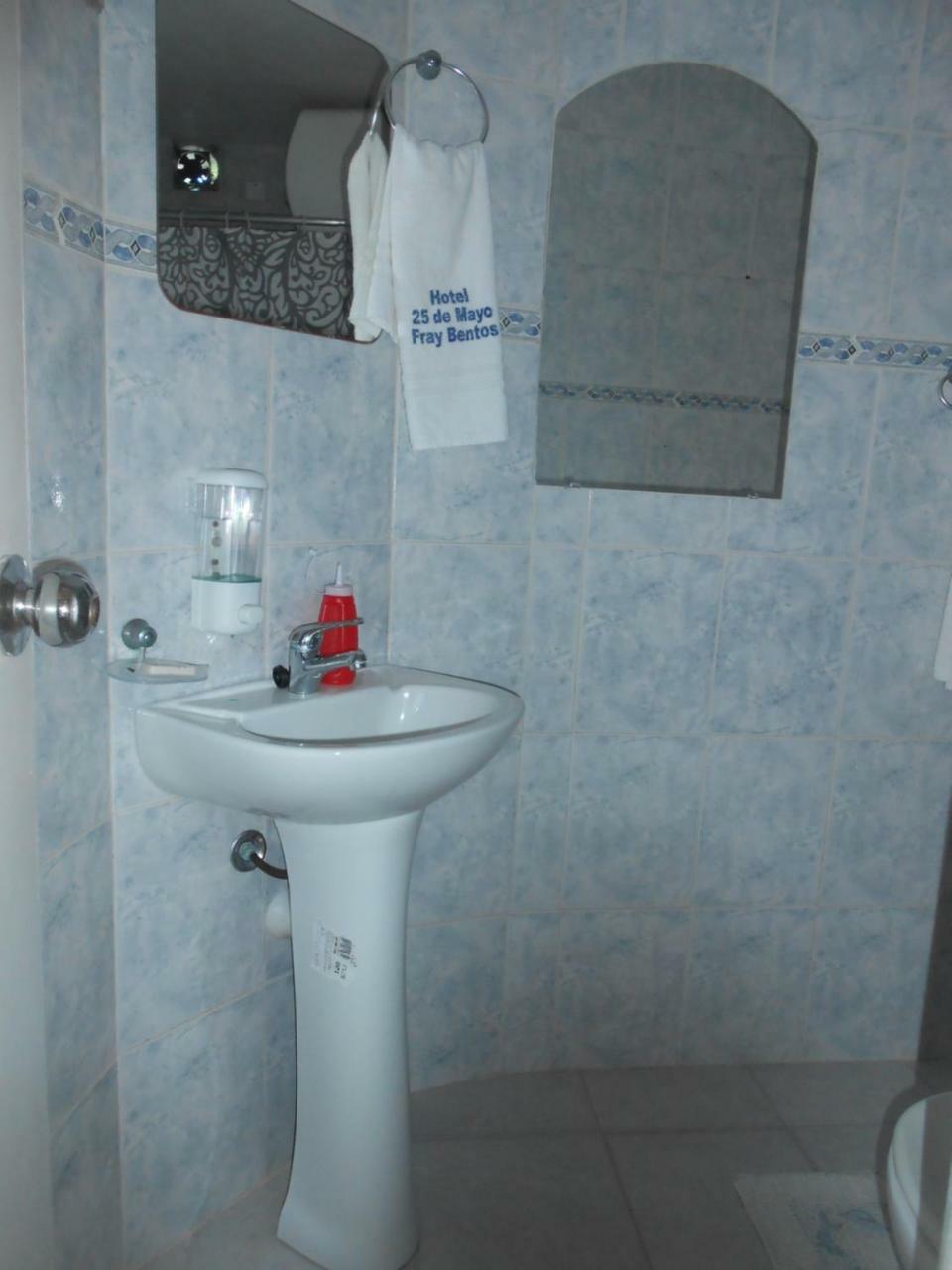 Hotel 25 De Mayo Fray Bentos Bagian luar foto